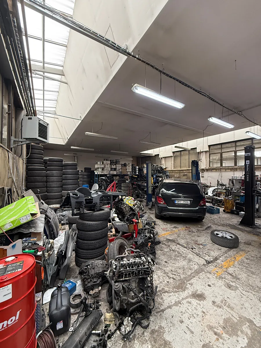 Pronájem výrobní haly, prostoru 357 m²